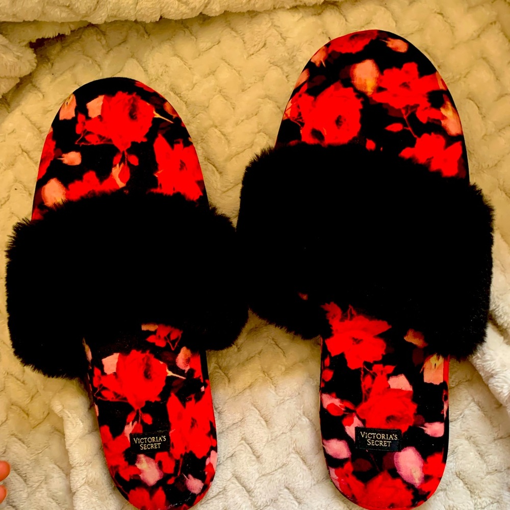 Slippers size medium 8. Victoria secret